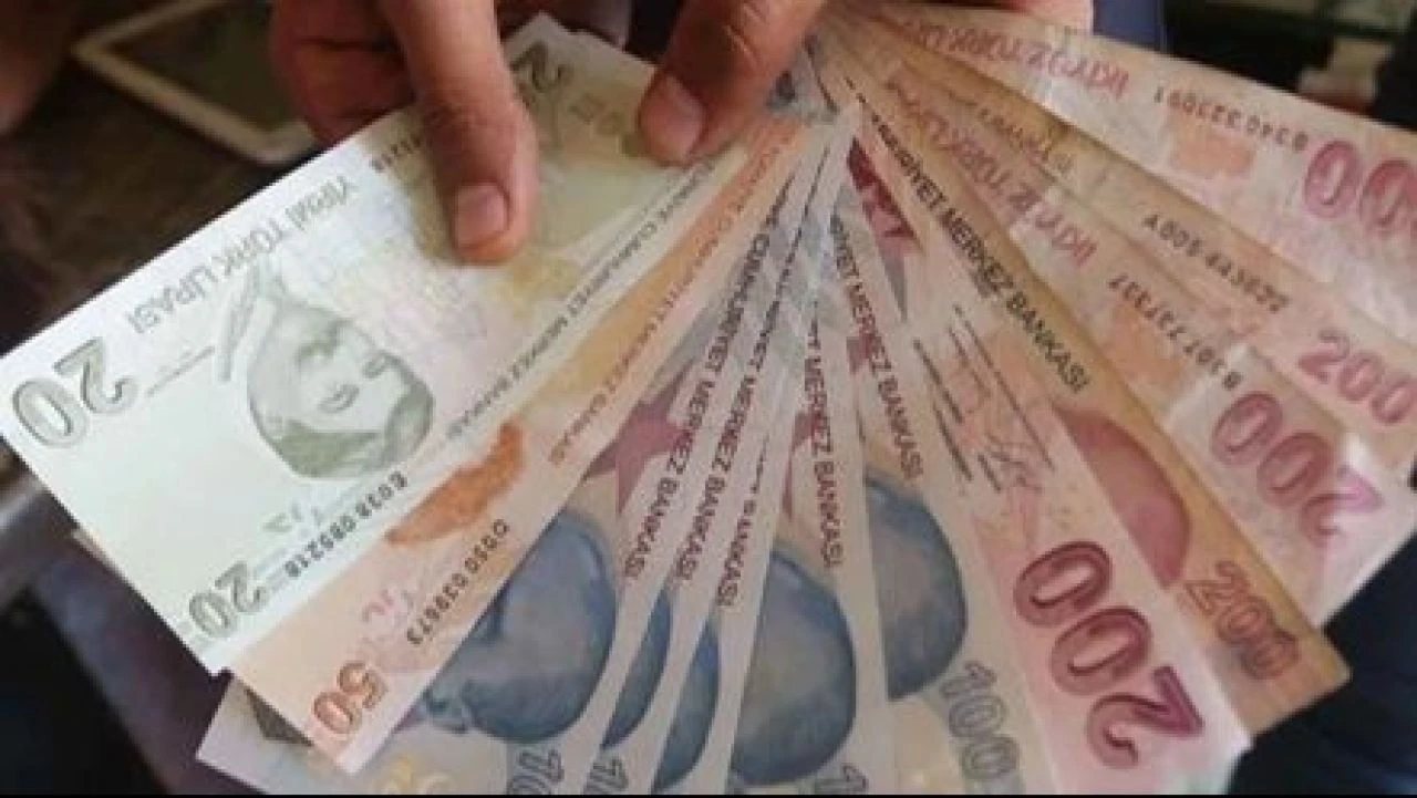 Bankalarda faiz indirimi rüzgarı! Mevduatlar oranları tek tek değişti: 500 bin liraya en yüksek faizi hangi banka veriyor?