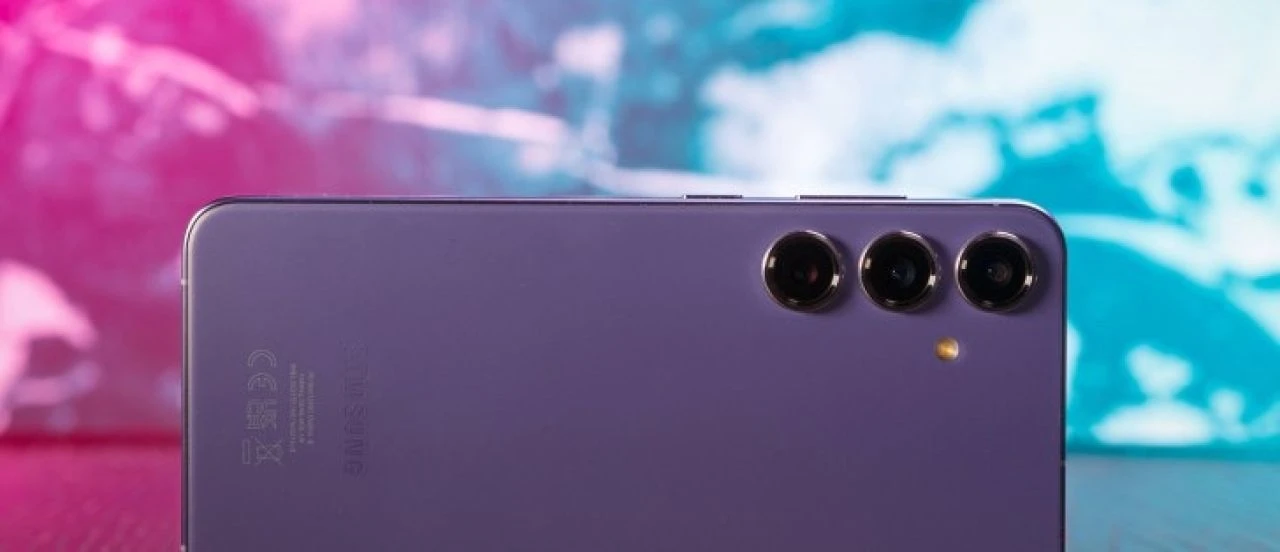 Samsung'un en ince akıllı telefonu olacaktı: Başka bahara kaldı