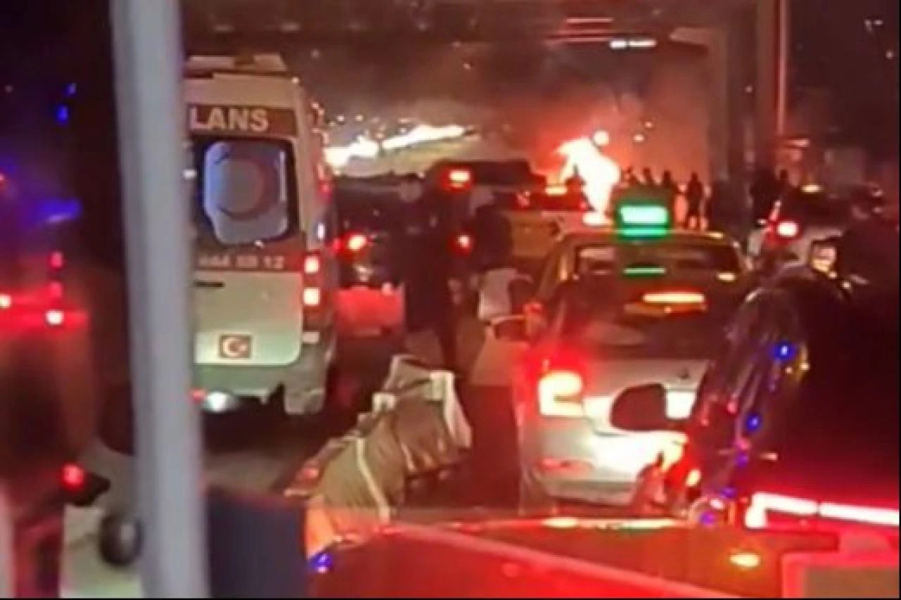 15 Temmuz Şehitler Köprüsü çift yönlü trafiğe kapatıldı! Alevler yükseliyor