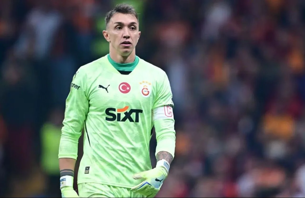 Galatasaray'da Fernando Muslera sürprizi: Yönetim kararını verdi - 3. Resim