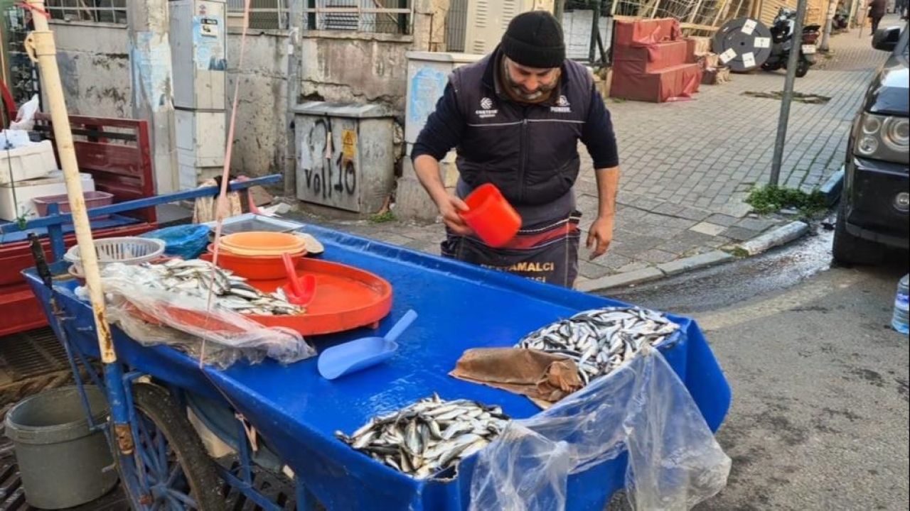 Balıkçıdan dikkat çeken ‘hindili’ yılbaşı mesajı! - 1. Resim