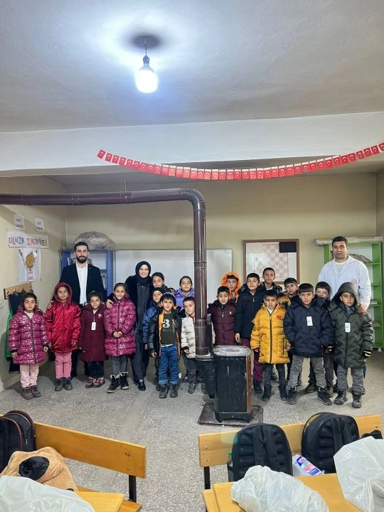 Elif Laçin'den Deprem Bölgesindeki Köy Okullarına Büyük Destek - 2. Resim