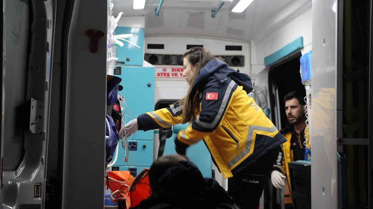 17 yaşındaki kız evde başından silahla vurulmuş halde bulundu - 1. Resim