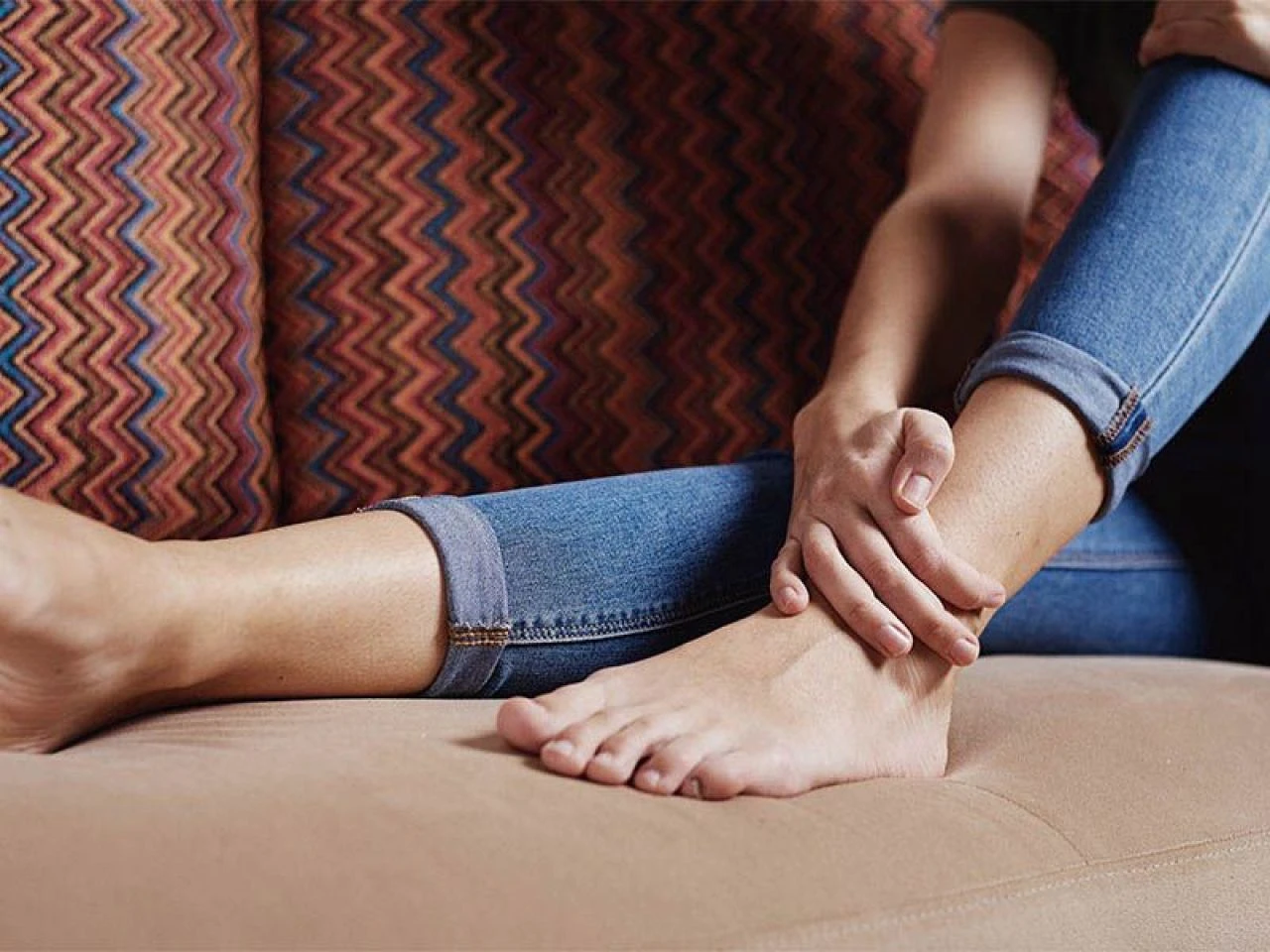 Ayak ağrısı neden olur ve nasıl geçer? Ayak ağrısına ne iyi gelir?