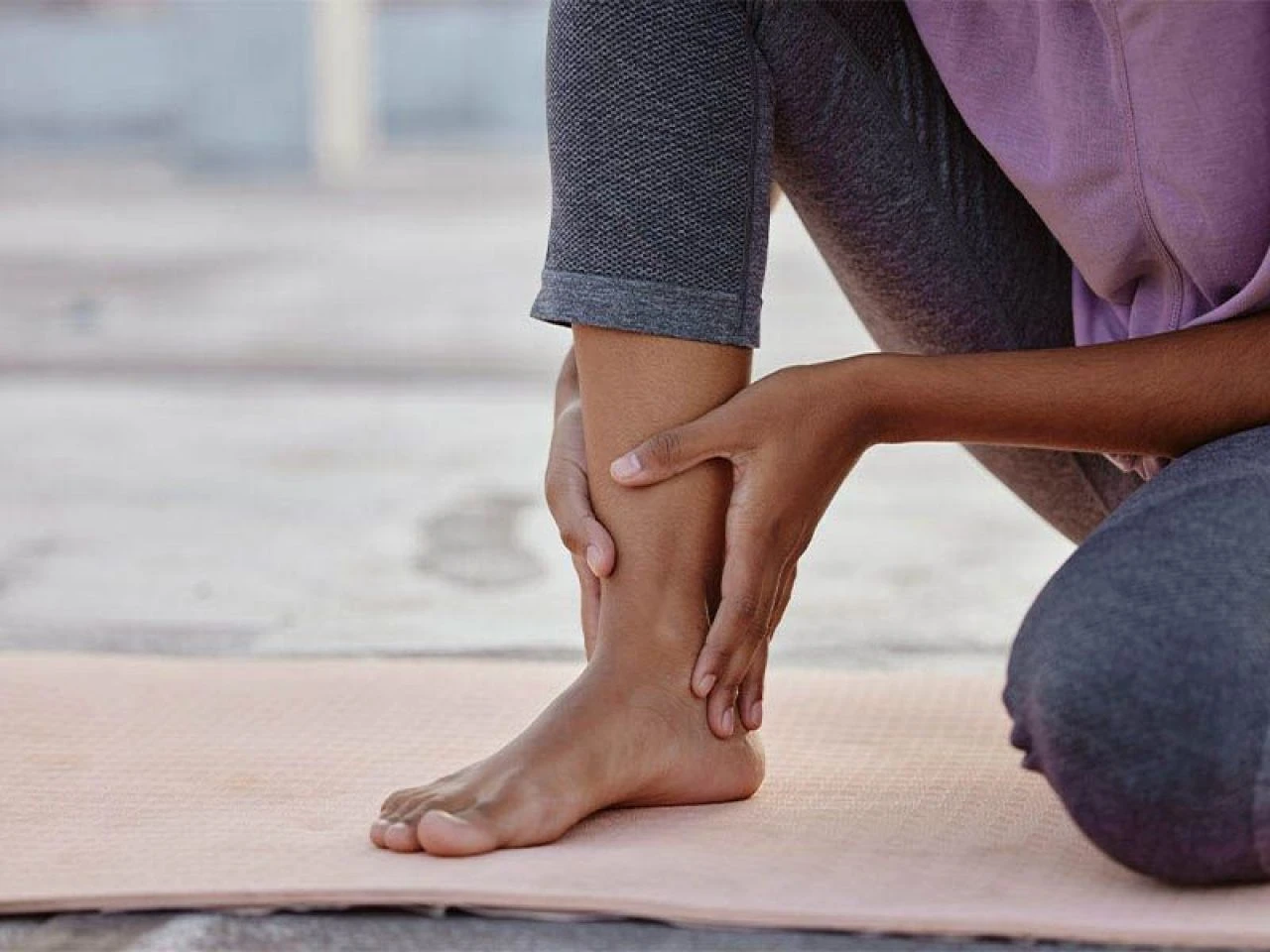 Ayak ağrısı neden olur ve nasıl geçer? Ayak ağrısına ne iyi gelir?