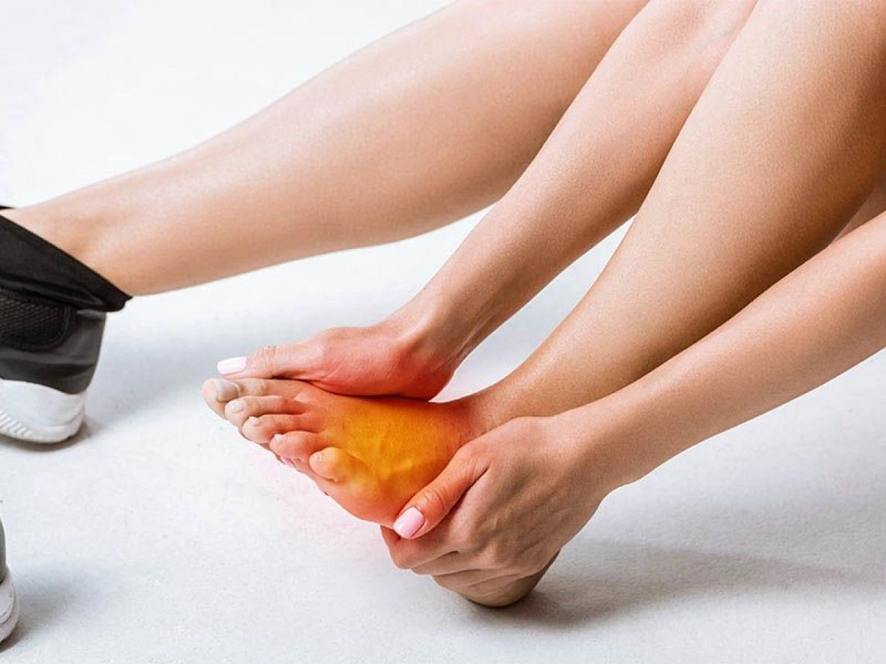 Ayak ağrısı neden olur ve nasıl geçer? Ayak ağrısına ne iyi gelir?
