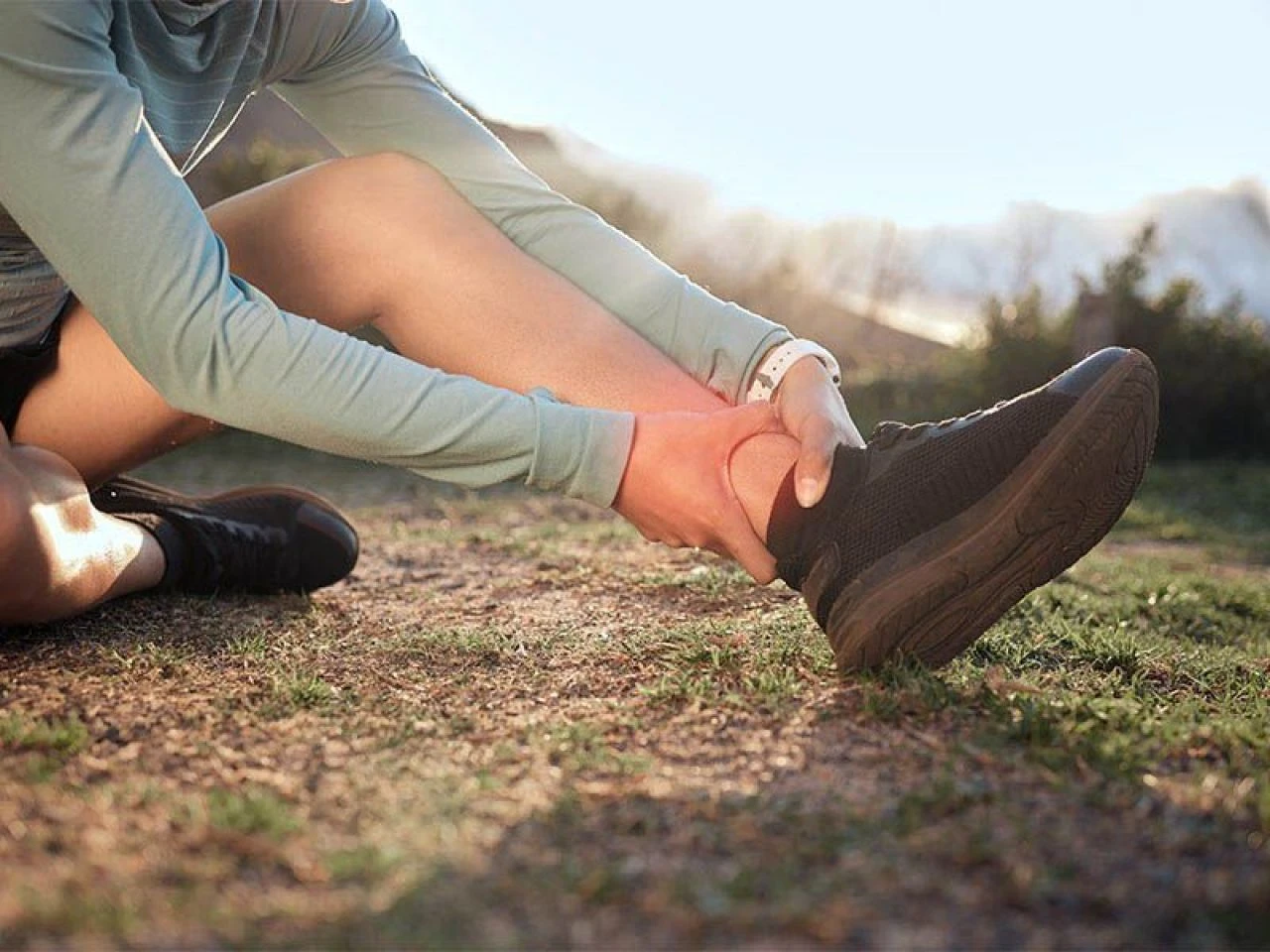 Ayak ağrısına iyi gelen doğal çözümler: Ayak ağrısına iyi gelen şeyler, yağlar, hareketler neler?