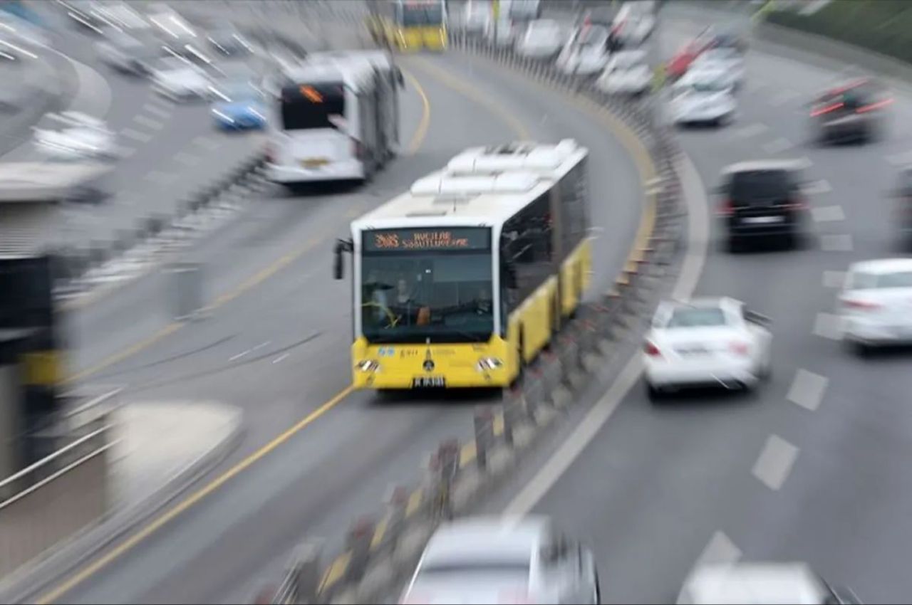 Galata Köprüsü'ndeki etkinlik nedeniyle toplu ulaşım seferlerinde düzenleme - 3. Resim