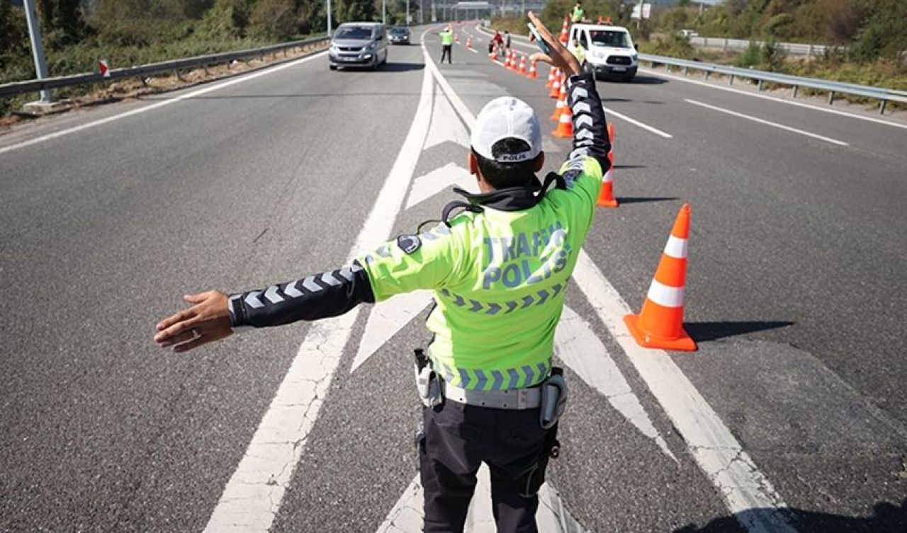 İstanbul Valiliği yılbaşı tedbirlerini açıkladı! Bu yollar trafiğe kapalı olacak - 2. Resim