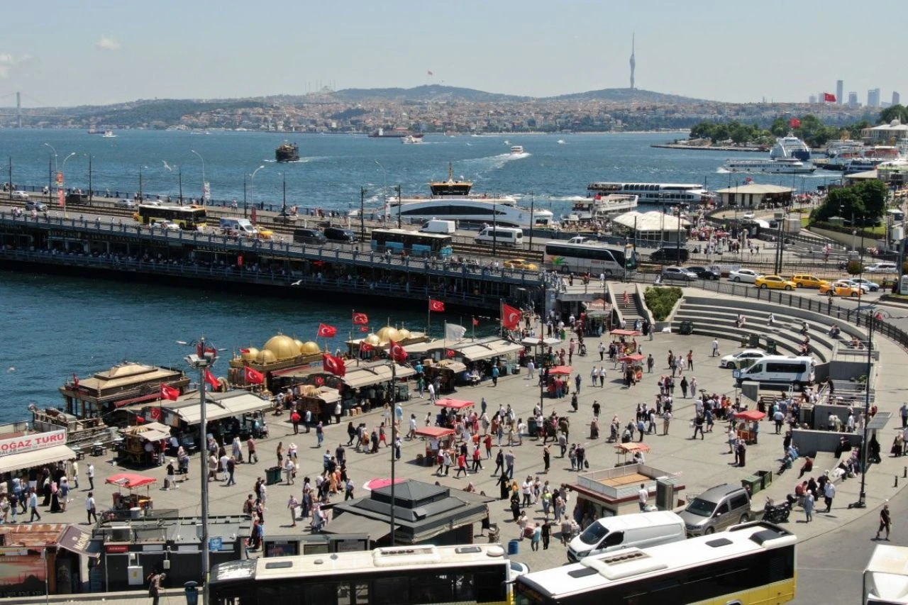 İstanbullular dikkat! 1 Ocak'ta bu yollar trafiğe kapatılacak - 2. Resim