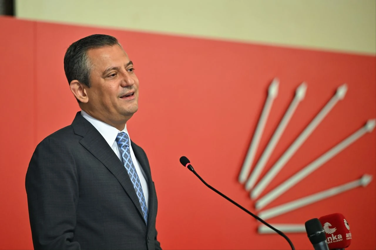 Özgür Özel'den yeni yıl mesajı! İttifak ve Suriye sözleri dikkat çekti