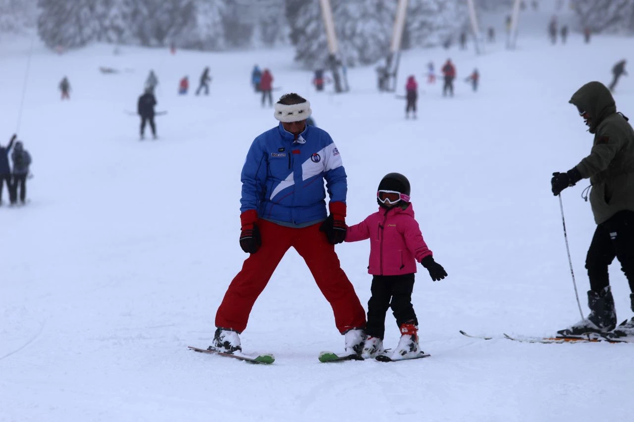 Yılbaşı için Uludağ'a akın ettiler! Otellerde boş oda kalmadı: Fiyatlar ise duyanları şoke etti