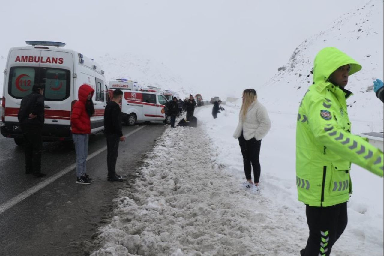 Erzincan'daki feci kazada yürek yakan detay: Kahraman şoför faciayı önlemiş - 3. Resim