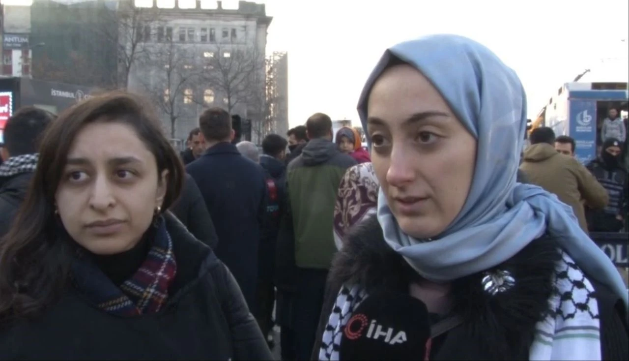 Galata Köprüsü'nde tarihi buluşma! Yüz binlerce kişi Gazze için yürüdü: Tüyleri diken diken eden anlar - 10. Resim