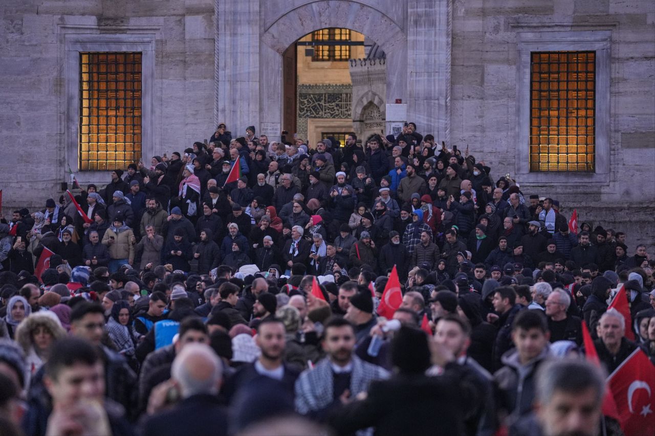 Galata Köprüsü'nde tarihi buluşma! Yüz binlerce kişi Gazze için yürüyor - 3. Resim