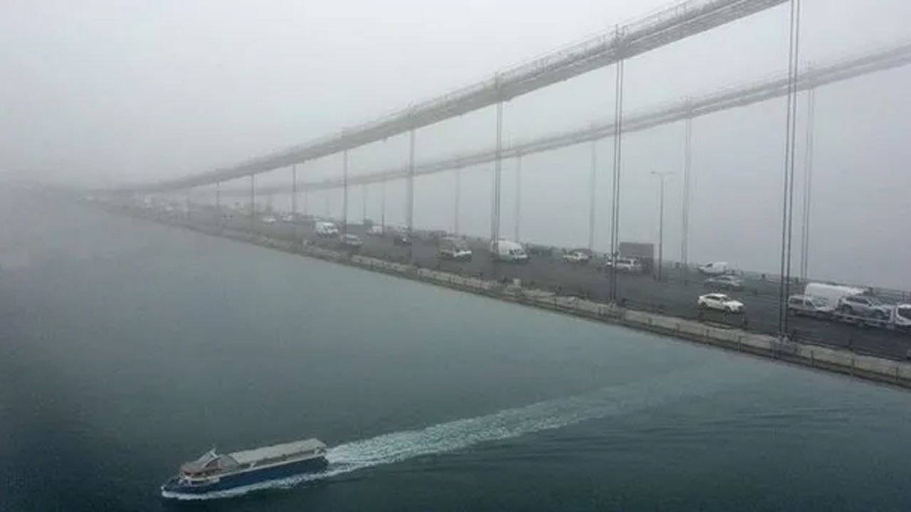 İstanbul Boğazı&#039;nda gemi trafiği çift yönlü kapatıldı