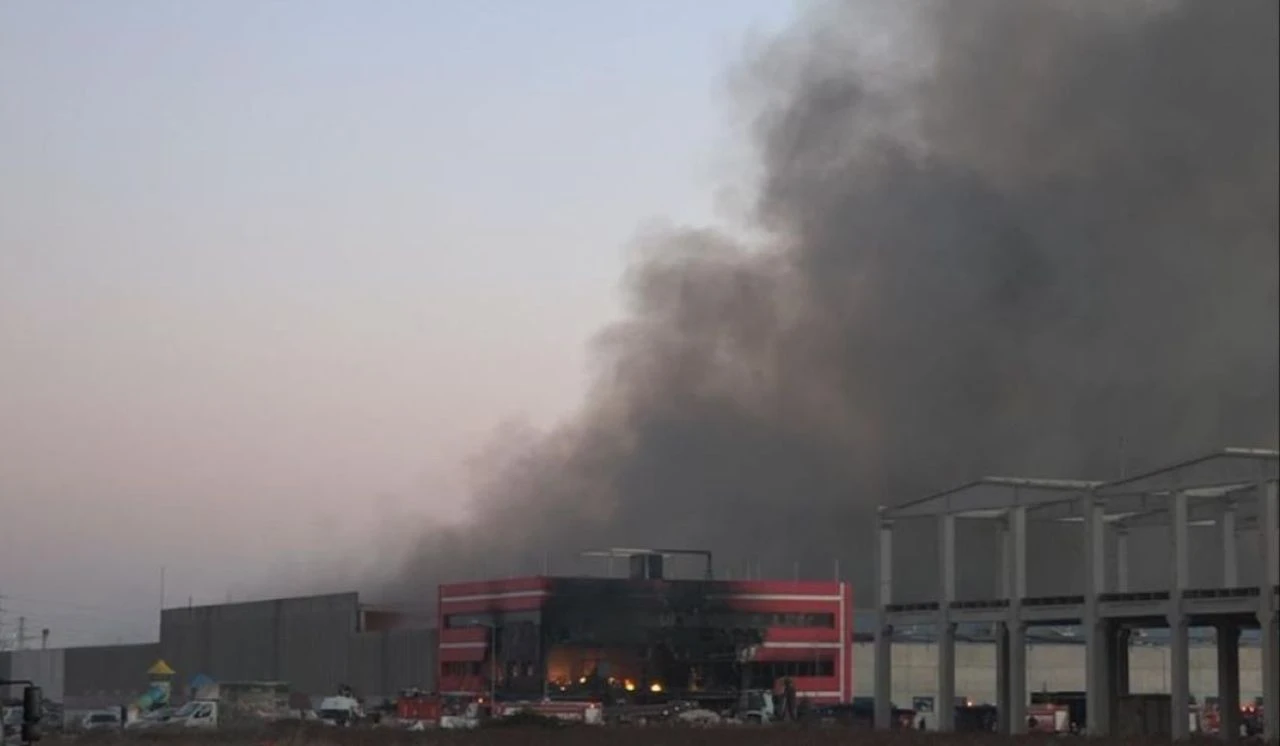 Kırklareli'nde oyuncak fabrikasında yangın: Duman gökyüzünü kapladı - 2. Resim