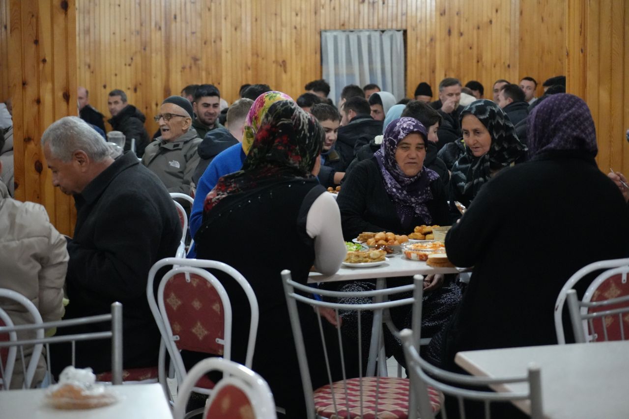 Bu gelenek 500 yıldır Regaip Kandili'nde sürüyor: Şehir dışındaki vatandaşların da ilgisini çekiyor - 1. Resim