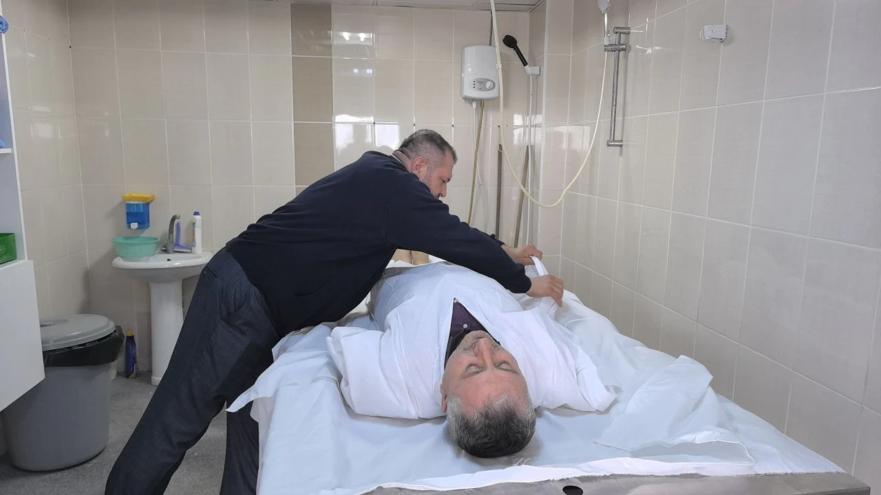 Gassalların tüyler ürperten hikayeleri! "Canlı olduğunu hissettim ama..." - 3. Resim