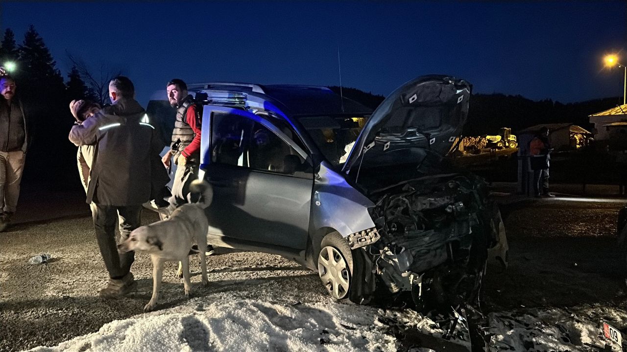 Kastamonu’da otomobil ile hafif ticari araç çarpıştı: 6 yaralı - 3. Resim