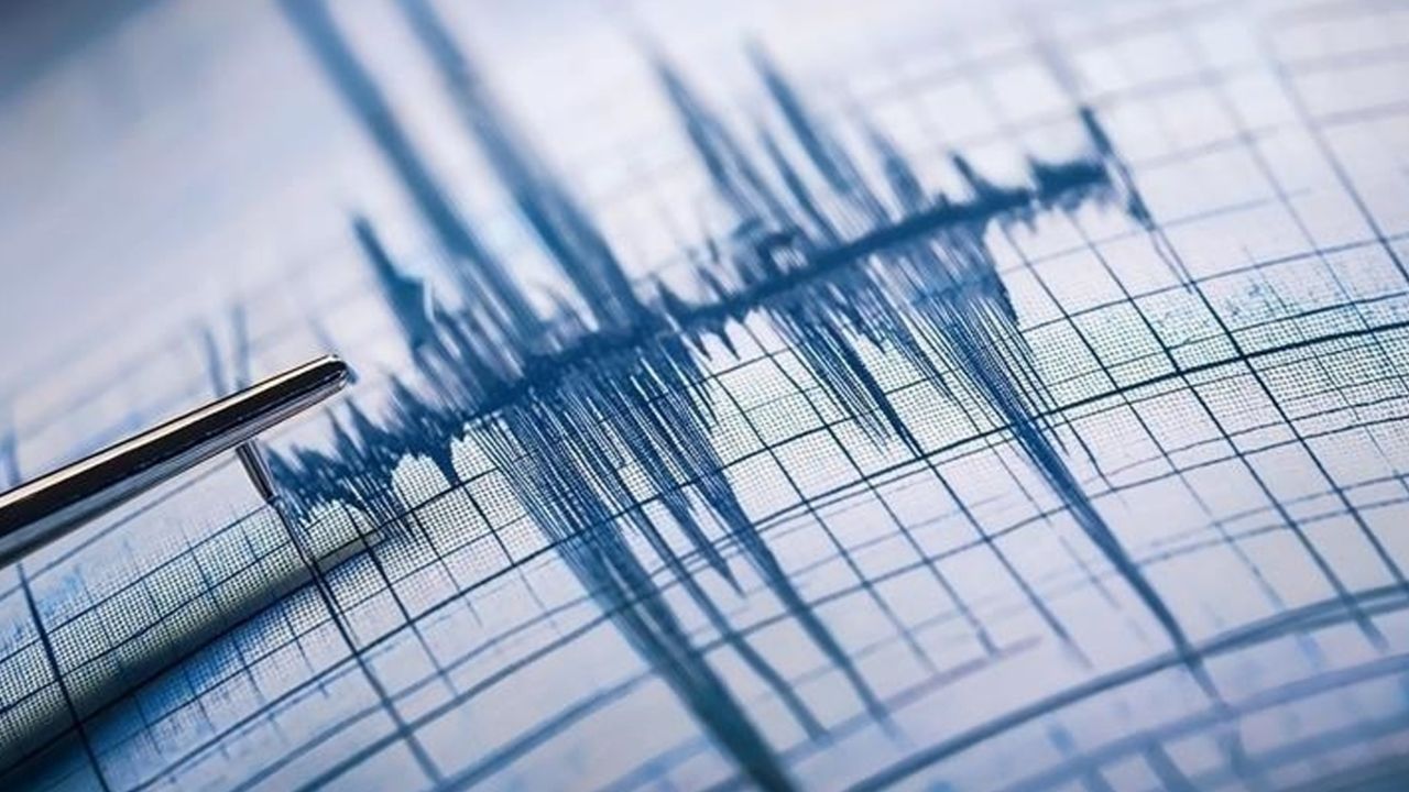 Van deprem ile sallandı! Kandilli&#039;den ilk açıklama