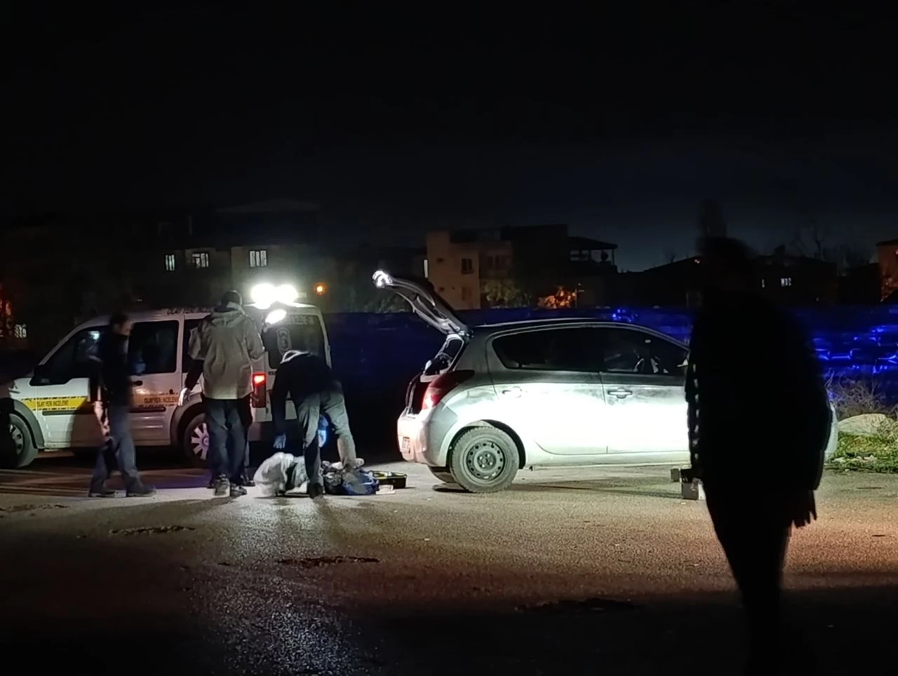 Bursa'da vahşet! Bir kadın araç içinde başından vurulmuş halde bulundu - 2. Resim