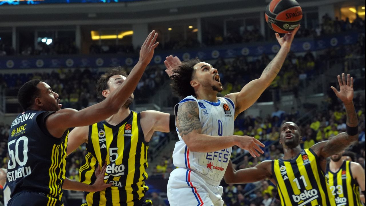 EuroLeague&#039;de Türk derbisi! Kazanan Fenerbahçe Beko oldu