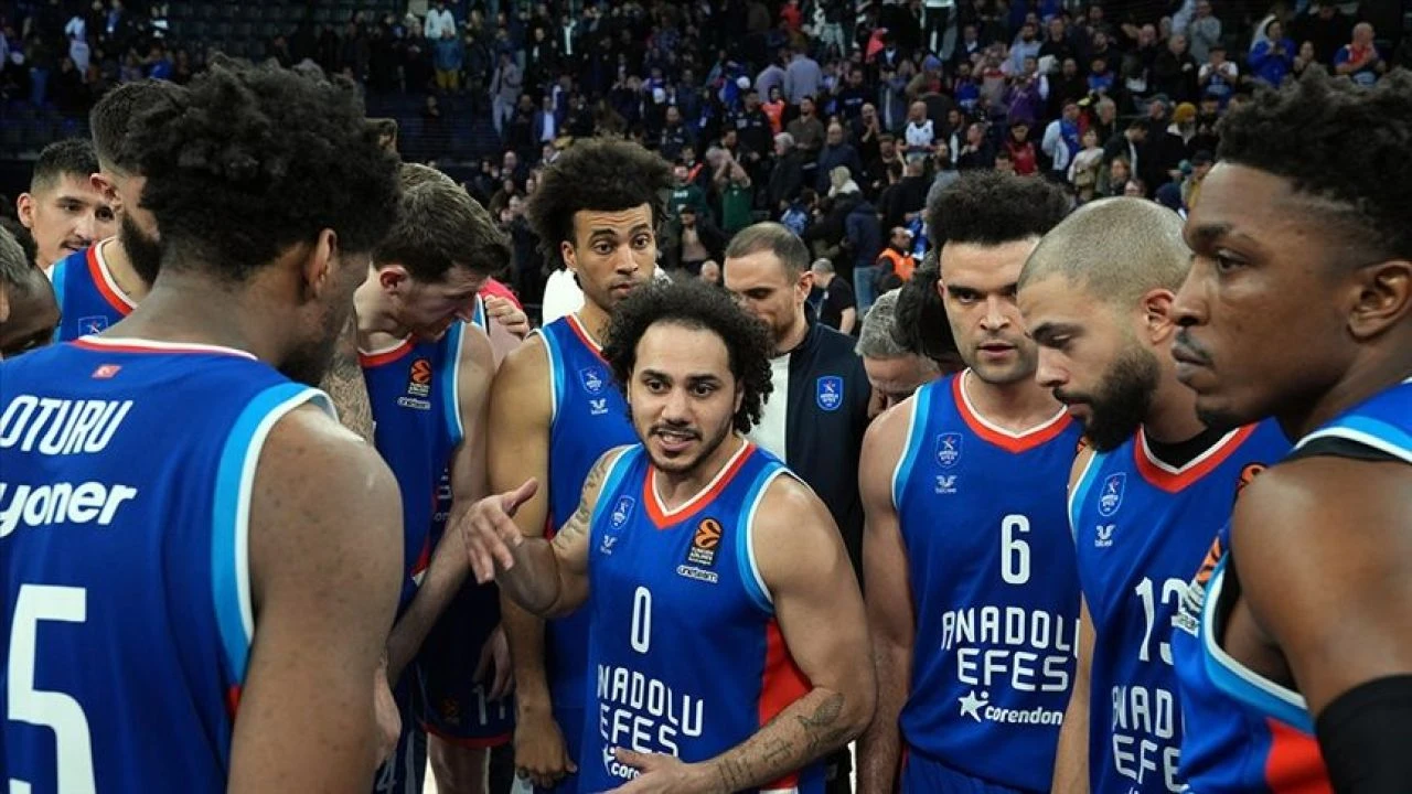 Fenerbahçe Beko-Anadolu Efes maçı hangi kanalda? Avrupa Ligi'nde Türk derbisi - 1. Resim