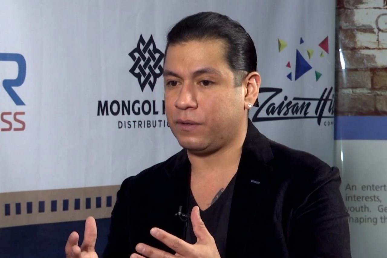 Hollywood yıldızı polise bıçak çekmekten tutuklandı! Sınır dışı edilecek - 1. Resim