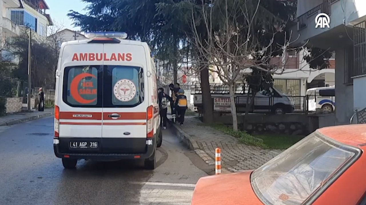 Komşuların 'araç park etme' kavgasında sopalar konuştu: 4 yaralı