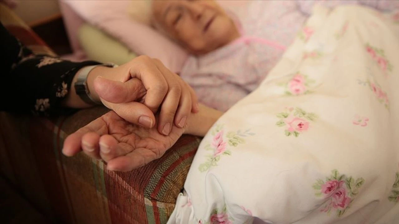 Memur maaşlarının ardından hepsi değişti! İşte zamlı engelli maaşı, kıdem tazminatı, evde bakım ve 65 yaş aylığı güncel tutarları - 2. Resim