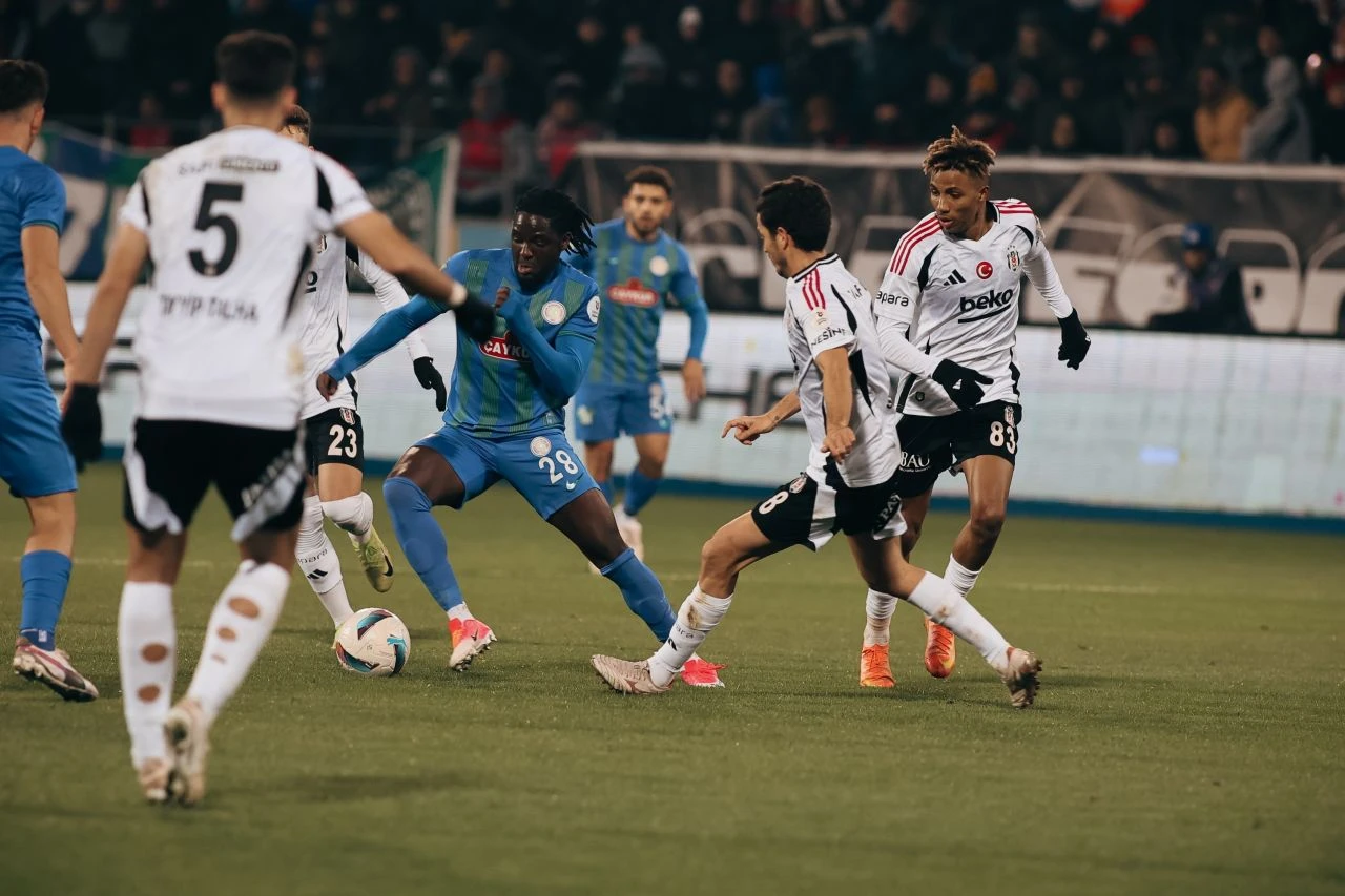 Rizespor Beşiktaş maçı kaç kaç bitti? Ferdi Tayfur’dan Hatıran Yeter şarkısı çaldı - 2. Resim