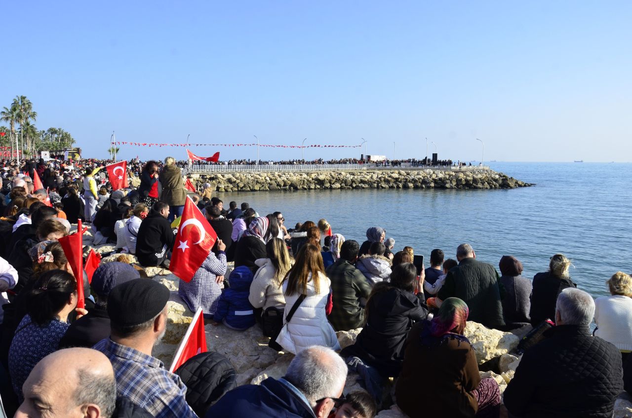 SOLOTÜRK nefesleri kesti! 2025'in ilk gösteri uçuşu Mersin'de yapıldı - 3. Resim