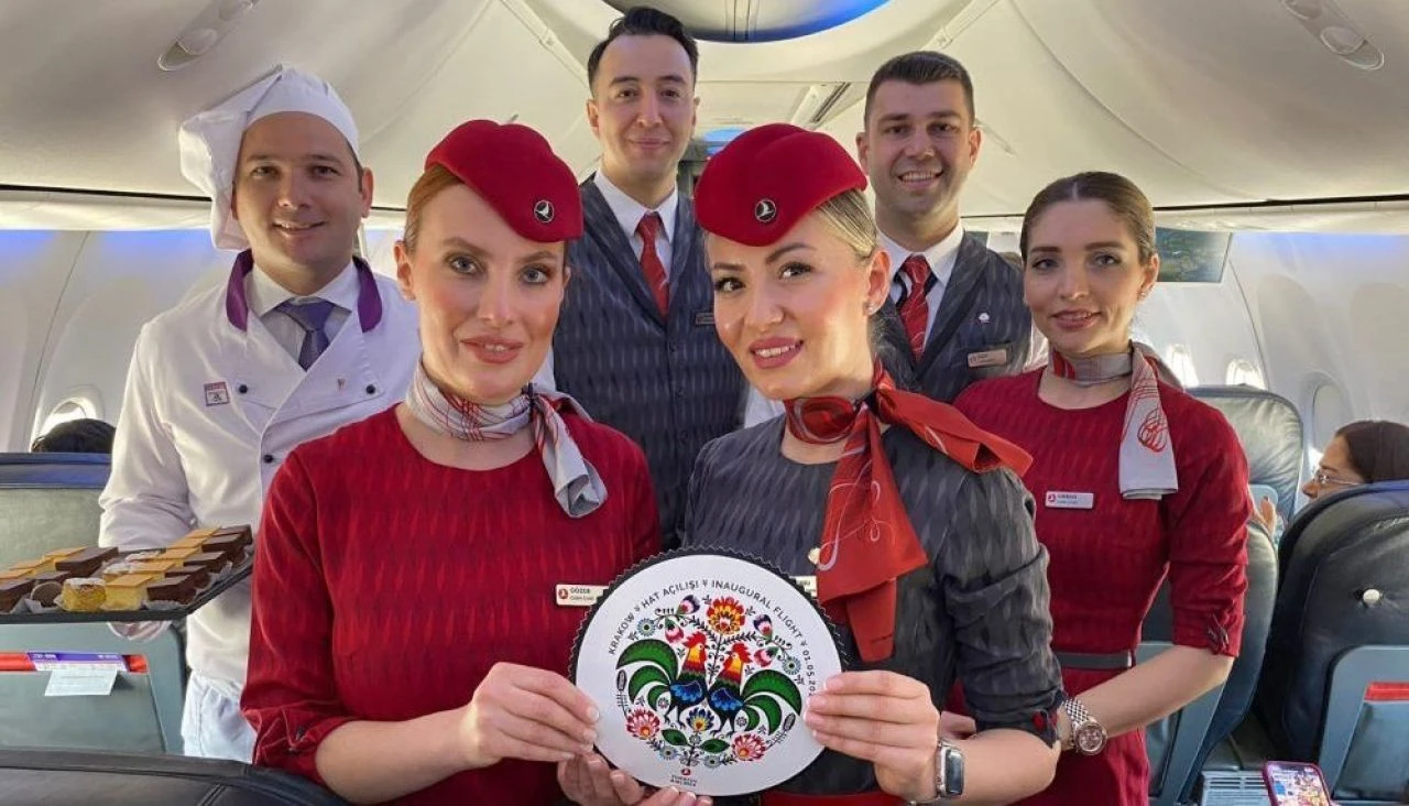 THY hostes maaşları belli oldu! Kıskandıran gelir - 2. Resim