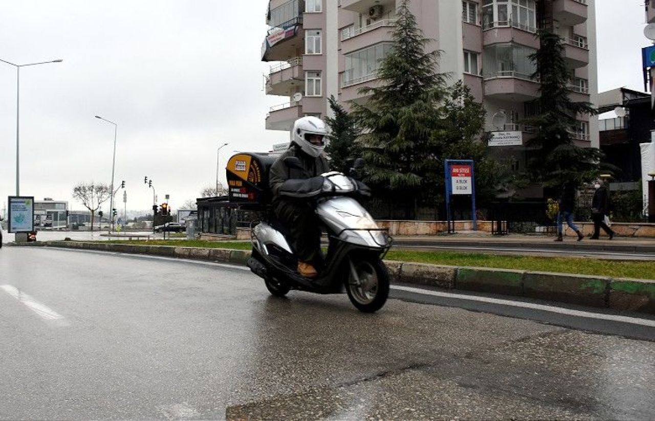 Postacı kuryeler dönemi başlıyor: Mesai dışı teslimat yapanlar yandı! Yeni statü ve çalışma saatlerine BTK takibi - 2. Resim