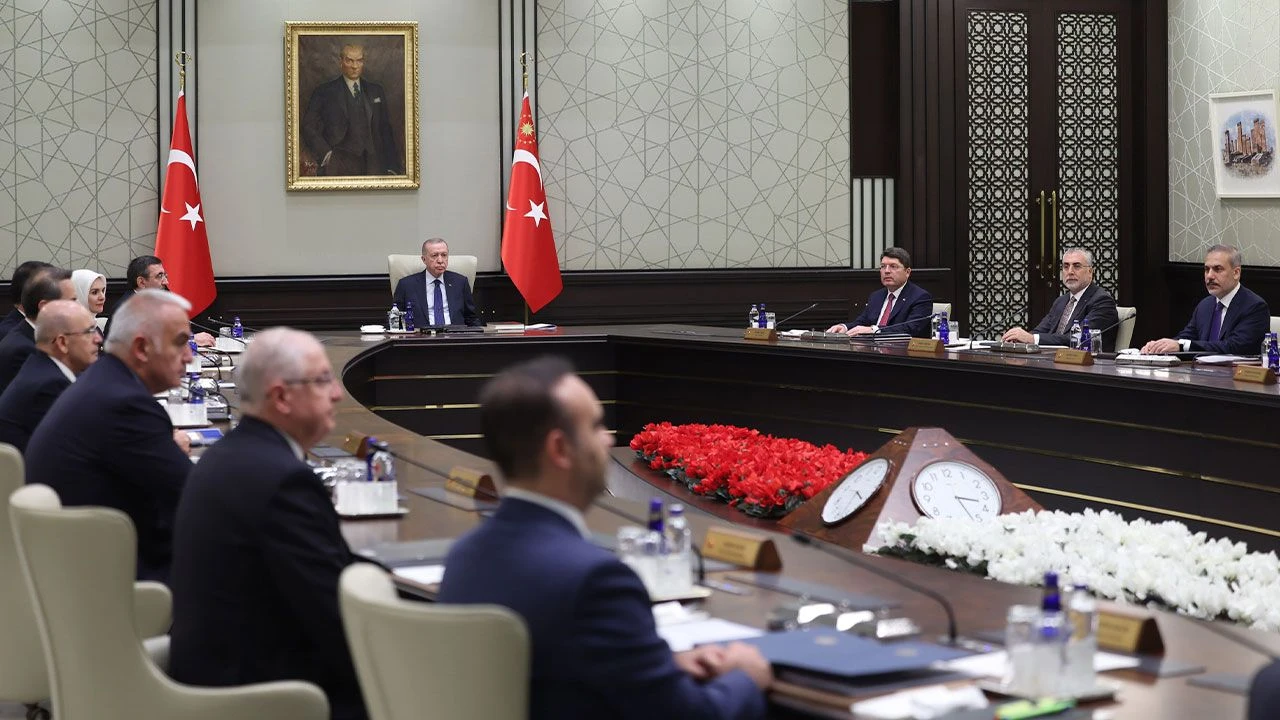 Milyonların gözü Kabine Toplantısı'nda: Emekli ve memura ek zam masada - 1. Resim