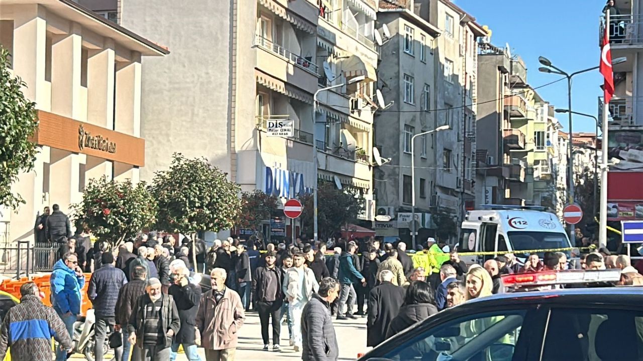 Bir cinayet olayı daha! Husumetlisini herkesin gözü önünde öldürdü - 2. Resim