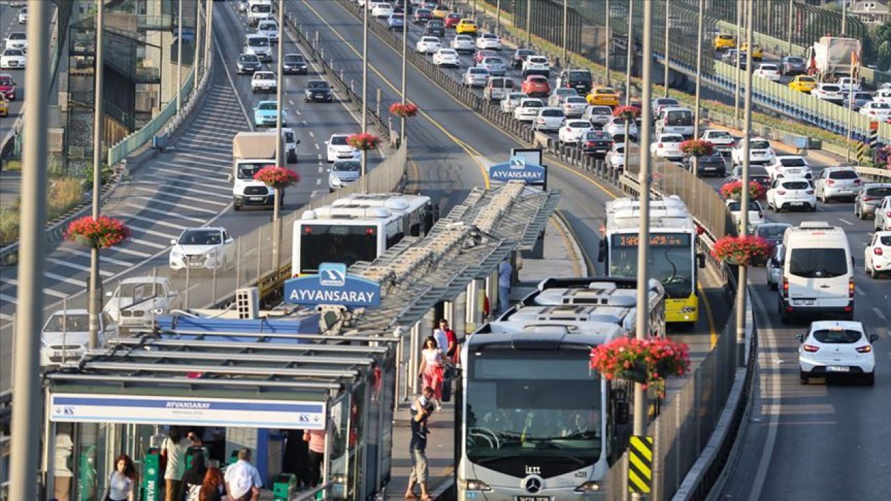 İstanbul'da toplu ulaşıma zam! İBB ve taksicilerin talep ettiği oran belli oldu - 1. Resim