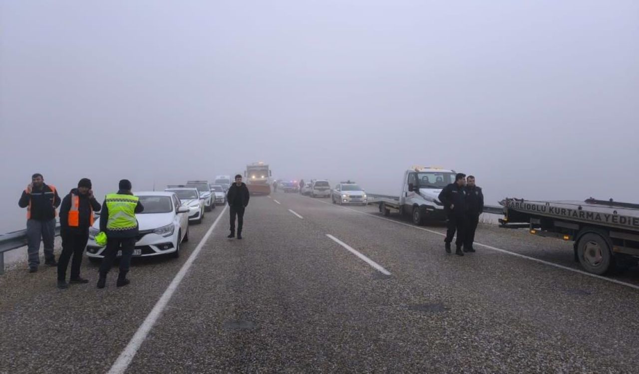 Kırşehir'de katliam gibi kaza: Çok sayıda ölü ve yaralı var - 4. Resim