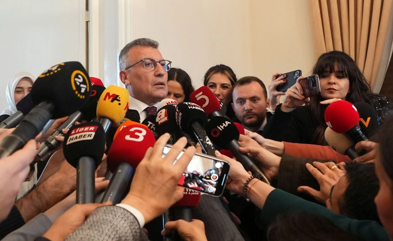 TBMM'de İmralı trafiği: DEM Parti'den AK Parti'ye kritik ziyaret: Olumlu şekilde sohbet etik - 5. Resim