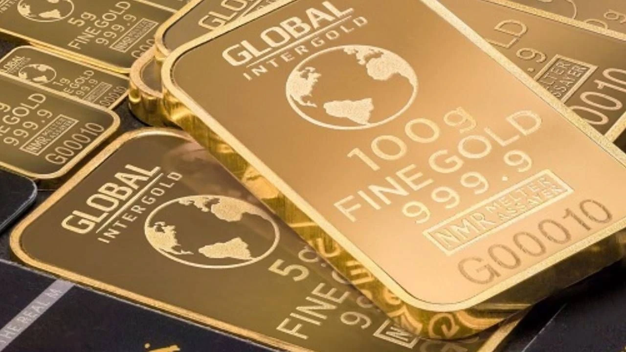 Altın biriktiren ve fiyat bekleyenlere net uyarı! 2025'te yapılmaması gereken 3 altın yatırım hatası - 1. Resim