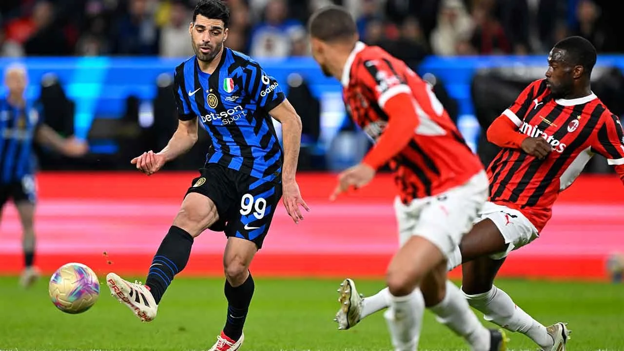 Milan'dan tarihi dönüş! Ezeli rakibine karşı 2-0'dan dönüp kupayı kaptı - 2. Resim