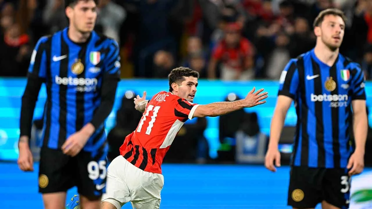 Milan'dan tarihi dönüş! Ezeli rakibine karşı 2-0'dan dönüp kupayı kaptı - 1. Resim