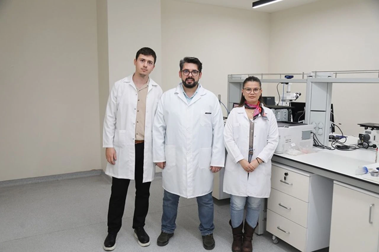Öğrencilerden TUSAŞ'a destek: Yerli uçakların kompozit performansını iyileştiren proje geliştirdiler - 1. Resim