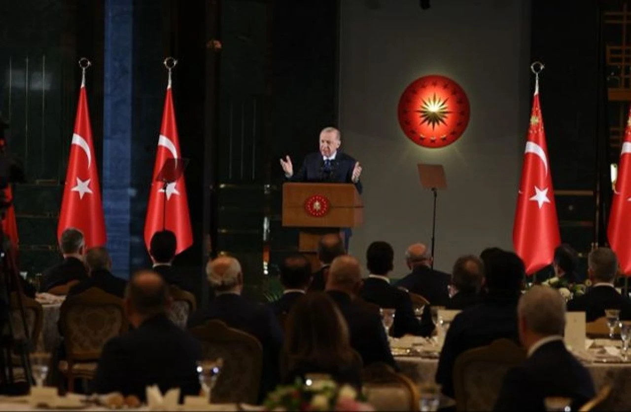 Son dakika | Cumhurbaşkanı Erdoğan'dan kamuya uyarı: Makam odalarınızda sıkışıp kalmayın! - 3. Resim