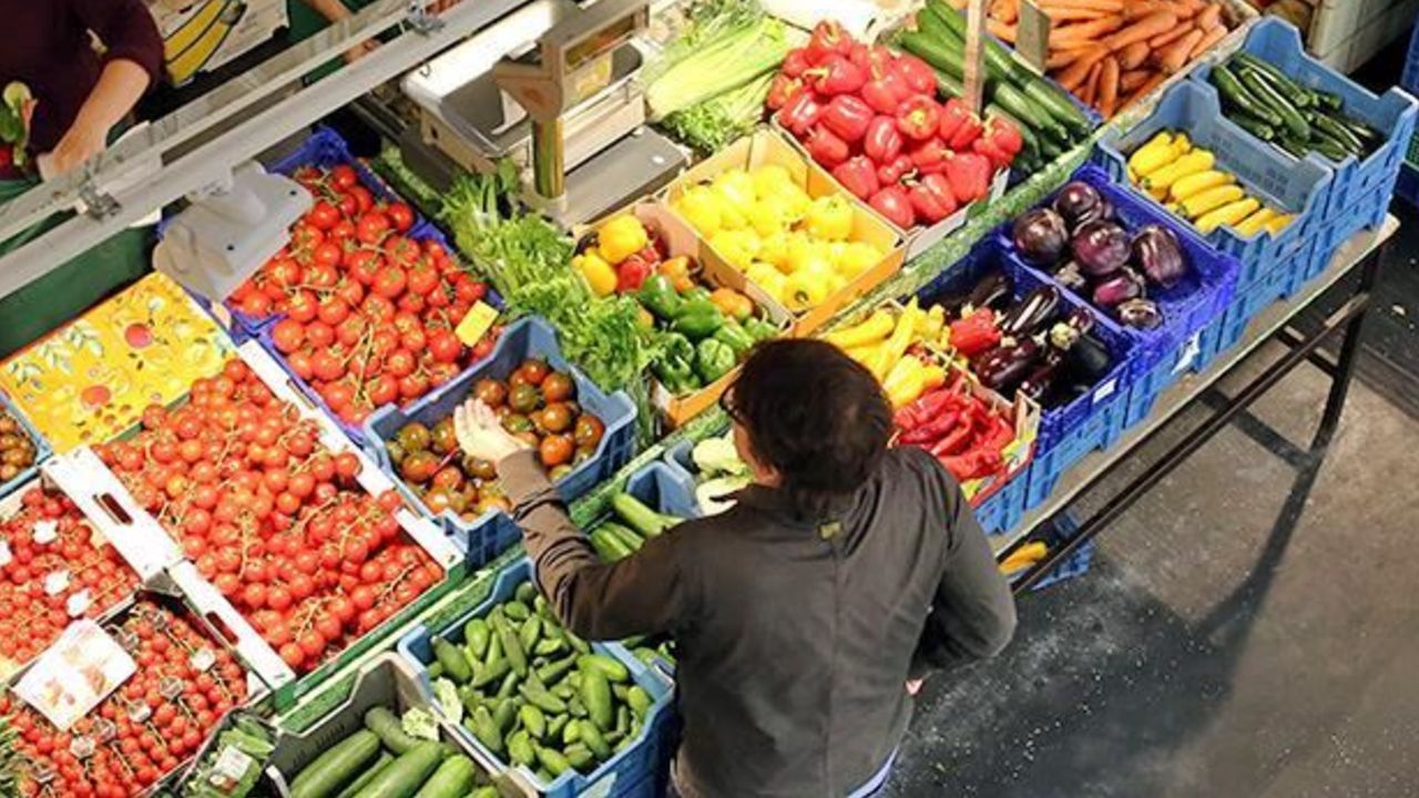 Vatandaş sebze ve meyve almaya korkar olmuştu! Pestisitli ürünler için yeni karar Resmi Gazete&#039;de