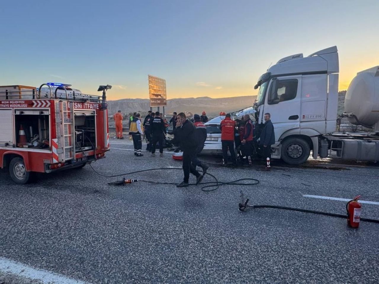 Adıyaman’da katliam gibi kaza: 3 ölü 4 yaralı! - 1. Resim