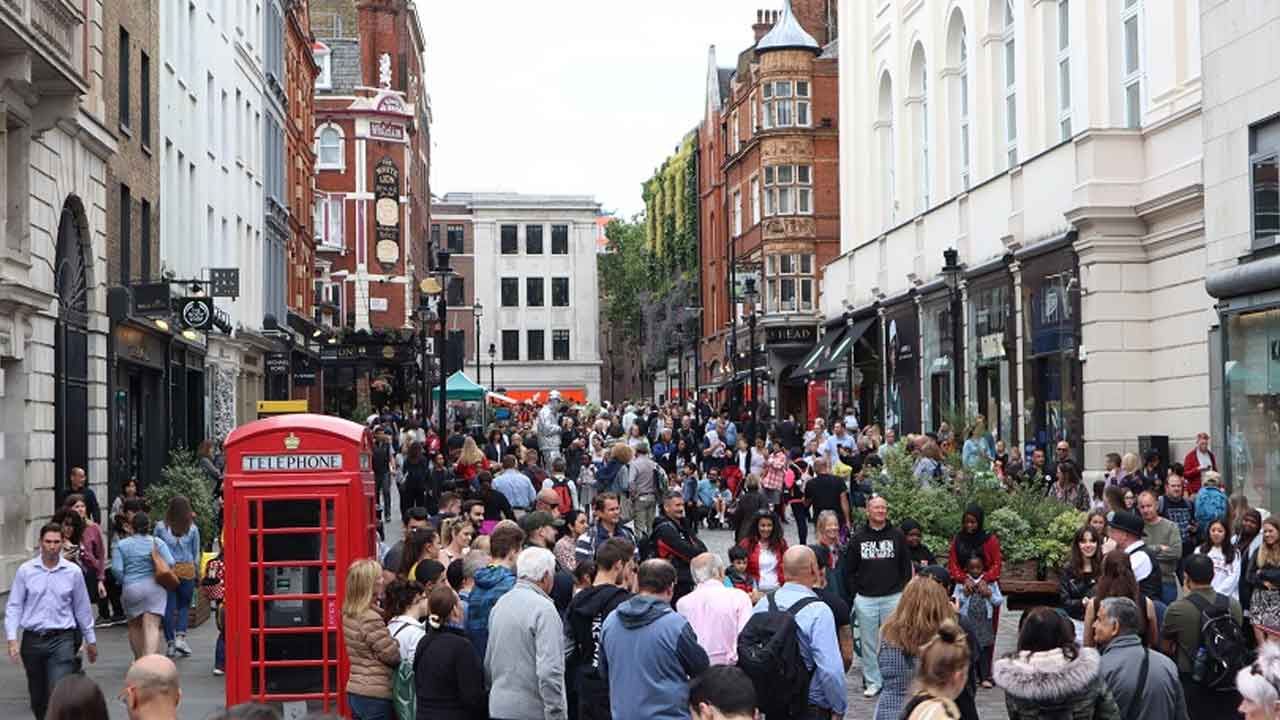 Londra, İngiltere&#039;nin en hızlı yaşlanan şehri: Ortalama yaş 55&#039;i geçti