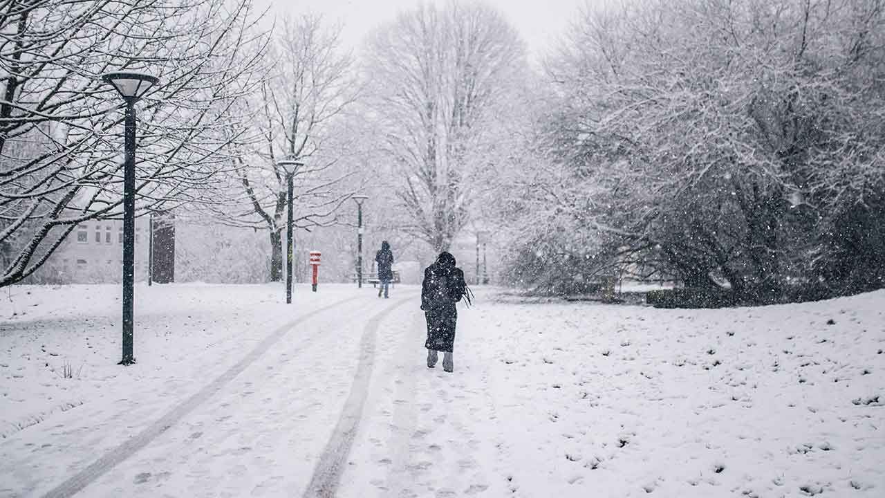 Balkanlar&#039;dan kar geliyor: Havalar 8 derece birden soğuyacak! Meteoroloji hafta sonu için uyardı