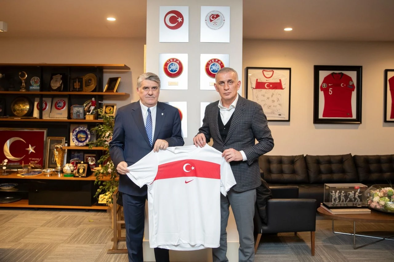 Beşiktaş Başkanı Serdal Adalı Montella için TFF'ye gitti! İbrahim Hacıosmanoğlu'ndan flaş karar